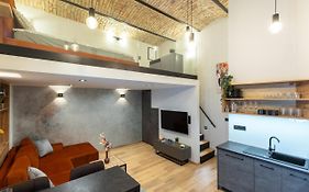 Parliament Dream Apartment!